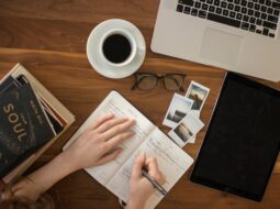 master-the-art-of-voice-acting-the-best-online-courses-and-coaches-to-build-a-powerful-voice-career